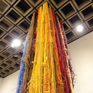 Sheila Hicks, Pillar of Inquiry/Supple Column, 2013-14. Acrylic, linen, cotton, bamboo, and  silk, 204 × 48 × 48 in. Collection of the artist; courtesy Sikkema Jenkins & Co., New York.